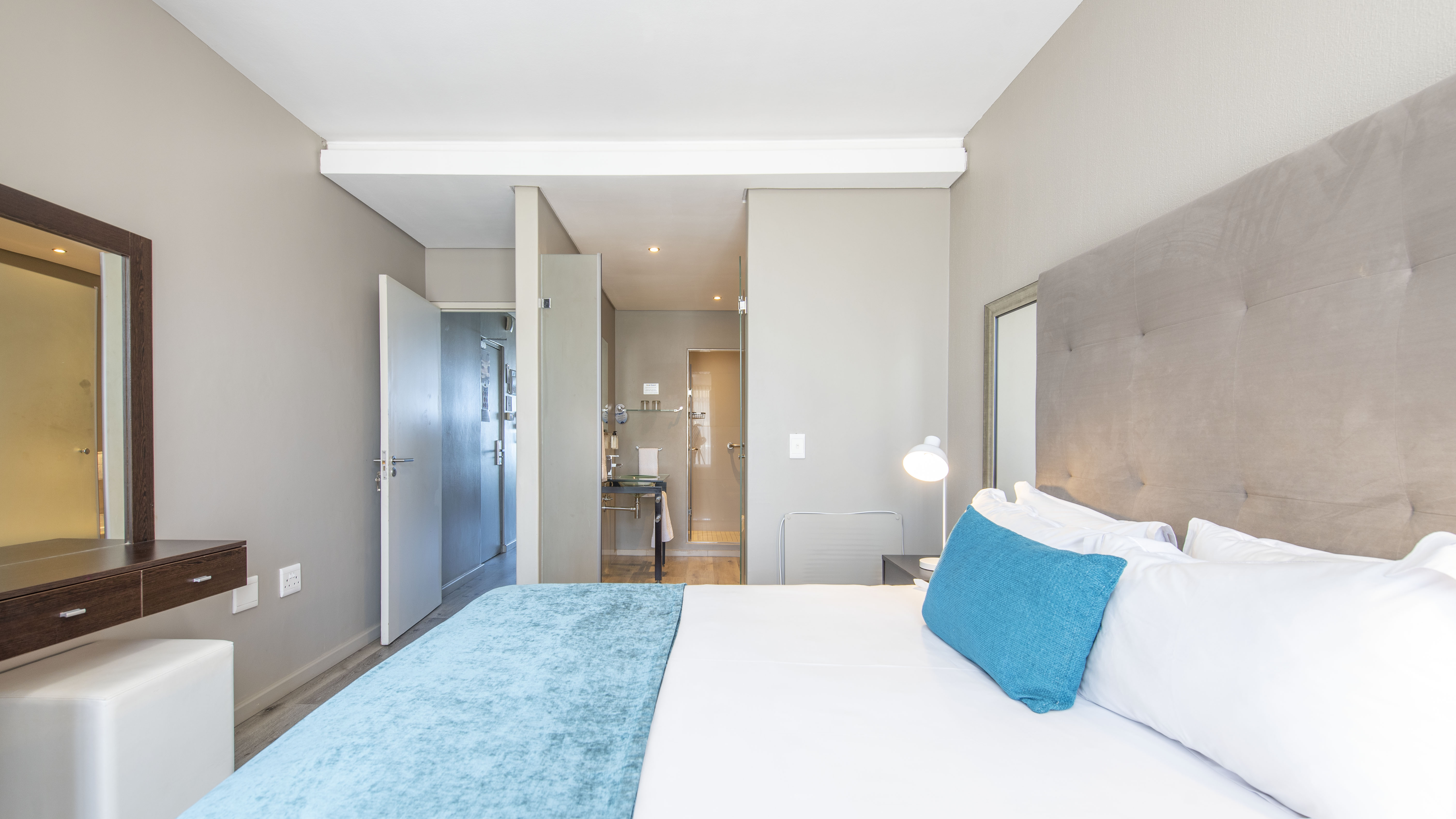1 Bedroom Property for Sale in Bloubergstrand Western Cape